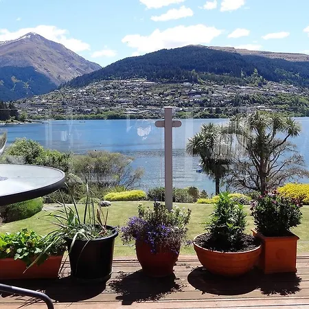 Peninsular Lakefront Queenstown Exterior photo