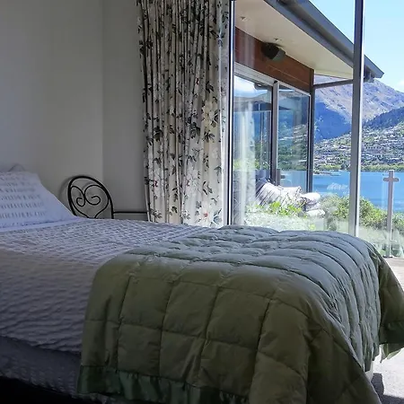 Peninsular Lakefront Queenstown Exterior photo