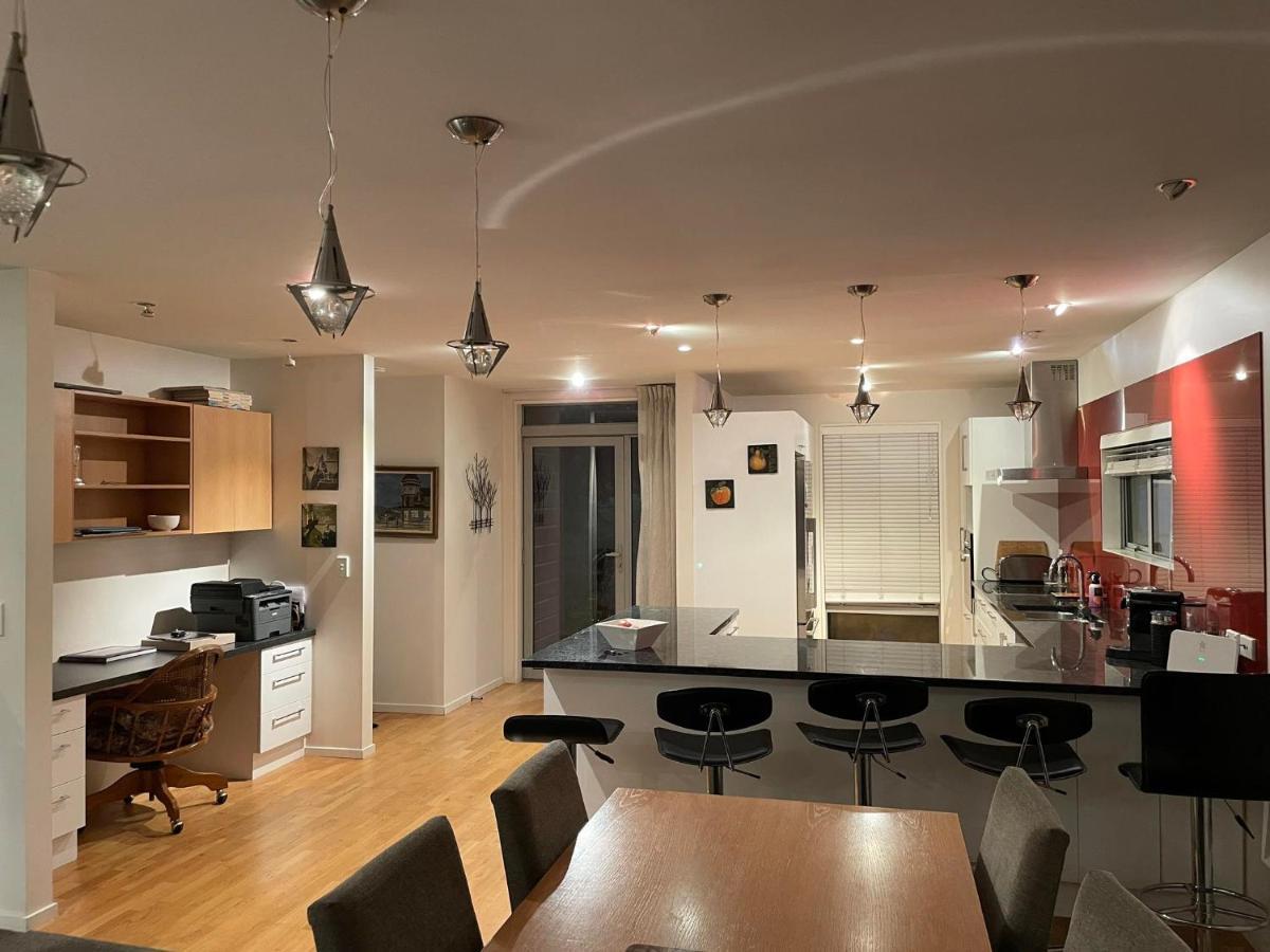 Peninsular Lakefront Holiday home *