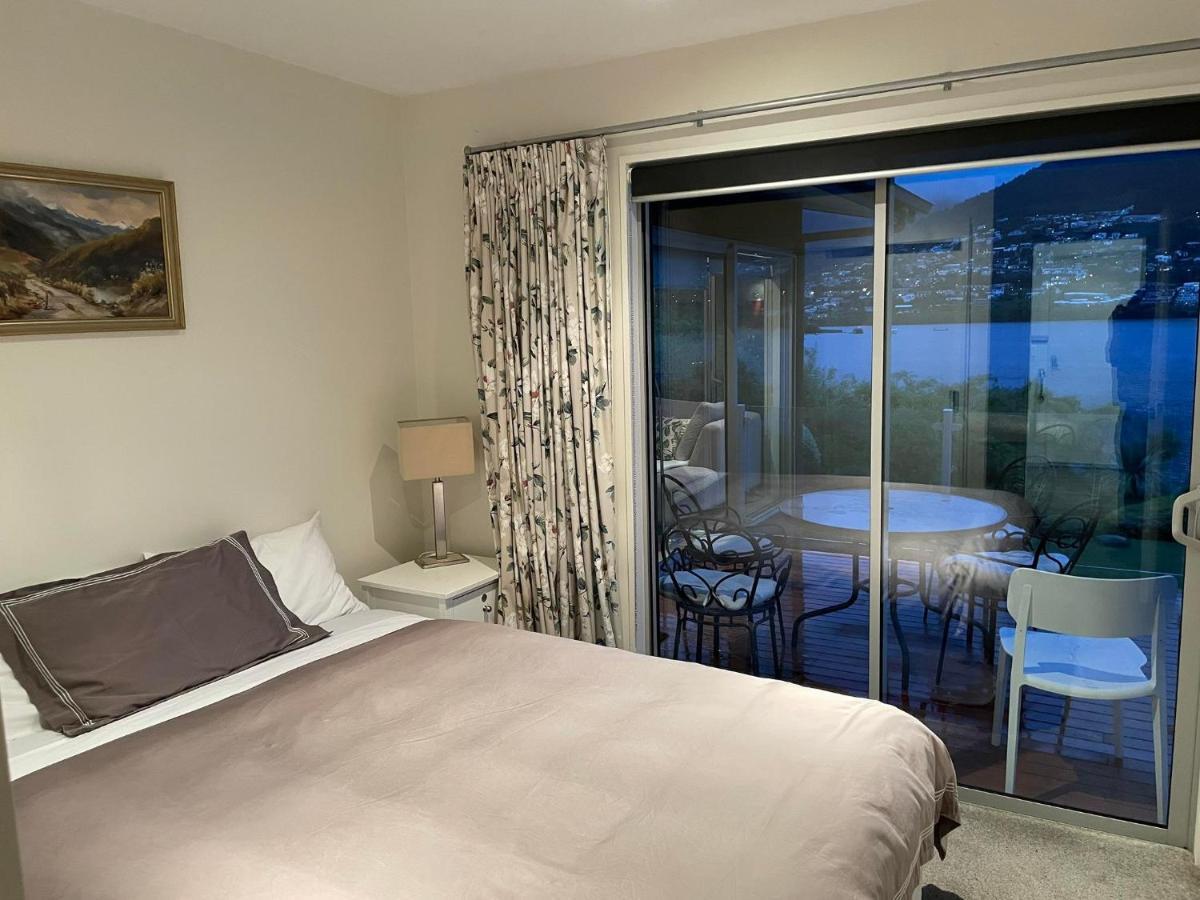 Peninsular Lakefront Holiday home *