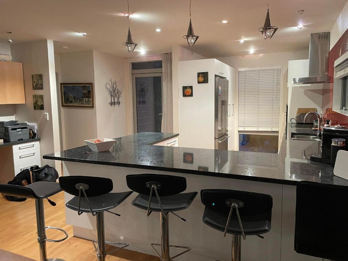 Peninsular Lakefront Holiday home *
