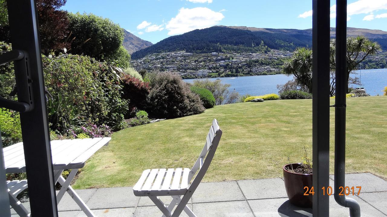 Peninsular Lakefront Holiday home Queenstown